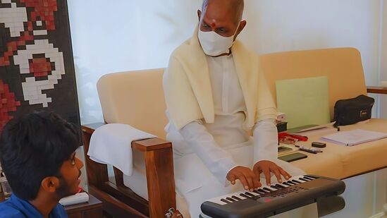 ‘என்னைப்பற்றி அவர் பேசியது சந்தோஷம்தான்.. அவருக்கு கஷ்டம் கொடுக்காம நிகழ்ச்சிய இங்கேயே நடத்துறேன்..’ - லிடியன் பேட்டி! ‘என்னைப்பற்றி அவர் பேசியது சந்தோஷம்தான்.. அவருக்கு கஷ்டம் கொடுக்காம நிகழ்ச்சிய இங்கேயே நடத்துறேன்..’ - லிடியன் பேட்டி!