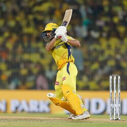 <p>சிஎஸ்கேவின் அதிகாரப்பூர்வ வலைத்தளத்தில் டிக்கெட்டை ரசிகர்கள் வாங்கலாம் என சிஎஸ்கே வெளியிட்ட செய்திக்குறிப்பில் தெரிவிக்கப்பட்டுள்ளது.</p>