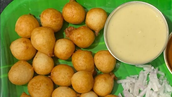 ஆந்திரா ஸ்பெஷல்.. ஆரோக்கியமும், சுவையும் மிக்க மொறுமொறுப்பான பருப்பு உருண்டை - சுவைத்து மகிழுங்கள் ஆந்திரா ஸ்பெஷல்.. ஆரோக்கியமும், சுவையும் மிக்க மொறுமொறுப்பான பருப்பு உருண்டை - சுவைத்து மகிழுங்கள்
