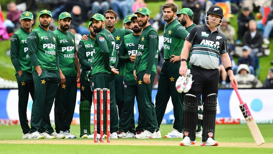 பாகிஸ்தானை 5 விக்கெட் வித்தியாசத்தில் வீழ்த்தியது நியூசிலாந்து.. டி20 தொடரில் 2-0 என முன்னிலை