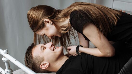 Sex Tips : ‘ரொம்ப சரியா இருக்க ட்ரை பண்றீங்களா?’ அது உங்க செக்ஸ் வாழ்க்கையை பாதிக்குமாம்.. ஆய்வு சொல்லும் அதிர்ச்சி! Sex Tips : ‘ரொம்ப சரியா இருக்க ட்ரை பண்றீங்களா?’ அது உங்க செக்ஸ் வாழ்க்கையை பாதிக்குமாம்.. ஆய்வு சொல்லும் அதிர்ச்சி!