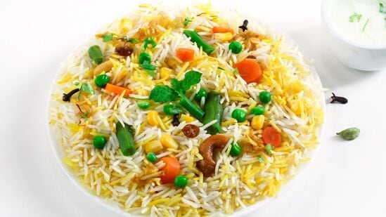 'கம கம மணம் வீசும் வெந்தய பன்னீர் புலாவ் அரை மணிநேரத்தில் செய்வது எப்படி?': படிப்படியான வீட்டு சமையல் முறை! 'கம கம மணம் வீசும் வெந்தய பன்னீர் புலாவ் அரை மணிநேரத்தில் செய்வது எப்படி?': படிப்படியான வீட்டு சமையல் முறை!