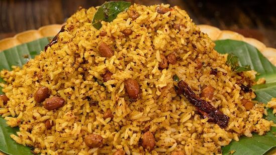 வாழைக்காய் சாதம் : வாழைக்காய் மசாலா சாதம்; சூப்பர் சுவையான லன்ச் பாக்ஸ் ரெசிபி! ஒரு பருக்கை கூட மிச்சம் வராது! வாழைக்காய் சாதம் : வாழைக்காய் மசாலா சாதம்; சூப்பர் சுவையான லன்ச் பாக்ஸ் ரெசிபி! ஒரு பருக்கை கூட மிச்சம் வராது!