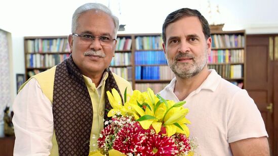 மகாதேவ் செயலி மோசடி: சட்டீஸ்கர் முன்னாள் முதல்வர் பூபேஷ் பாகேல் வீட்டில் சிபிஐ சோதனை! மகாதேவ் செயலி மோசடி: சட்டீஸ்கர் முன்னாள் முதல்வர் பூபேஷ் பாகேல் வீட்டில் சிபிஐ சோதனை!