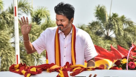 TVK Vijay: விஜய் அரசியலுக்கு வரணும்ன்னா இதெல்லாம் தெரிஞ்சிக்கணும்.. - அட்வைஸ் செய்த பவன் கல்யாண்