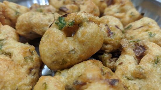 அவல் வடை : மொறு மொறு கிரிஸ்பியான அவல் வடையை இன்ஸ்டன்ட்டாக செய்யலாம்! உள்ளே மிருதுவாக இருக்கும்! இதோ ரெசிபி!