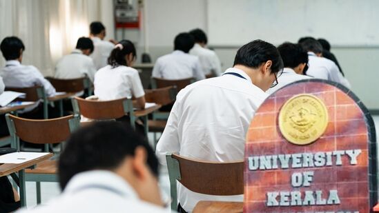 University of Kerala: ‘71 மாணவர்களின் விடைத் தாள்கள் மாயம்..’ கேரள பல்கலைகழக சம்பவத்தால் அதிர்ச்சி! University of Kerala: ‘71 மாணவர்களின் விடைத் தாள்கள் மாயம்..’ கேரள பல்கலைகழக சம்பவத்தால் அதிர்ச்சி!