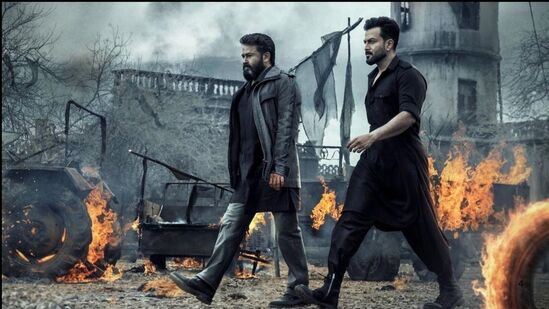 இதற்கு பதிலளித்த விஜீஷ் வெட்டம், கட்சியின் முடிவை ஏற்றுக்கொள்வதாகவும், நீதிமன்றத்தை அணுகும் நடவடிக்கை தனிப்பட்டது என்றும் தெளிவுபடுத்தினார். மேலும், படத்திற்கு எதிரான சட்ட நடவடிக்கைகளைத் தொடரப்போவதாகவும் கூறினார்.