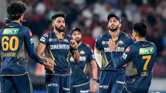 வேகத்தில் மிரட்டிய சிராஜ்.. பேட்டிங்கில் தடுமாறிய சன் ரைசர்ஸ்! குஜராத்துக்கு எளிய இலக்கு வேகத்தில் மிரட்டிய சிராஜ்.. பேட்டிங்கில் தடுமாறிய சன் ரைசர்ஸ்! குஜராத்துக்கு எளிய இலக்கு