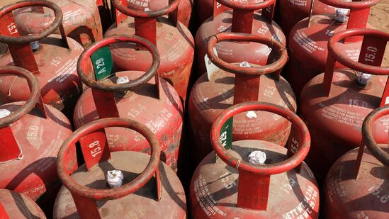 LPG Prices hiked: சமையல் சிலிண்டர் விலை ரூ.50 உயர்வு: மத்திய பெட்ரோலியத்துறை அமைச்சர் ஹர்தீப் சிங் புரி அறிவிப்பு LPG Prices hiked: சமையல் சிலிண்டர் விலை ரூ.50 உயர்வு: மத்திய பெட்ரோலியத்துறை அமைச்சர் ஹர்தீப் சிங் புரி அறிவிப்பு