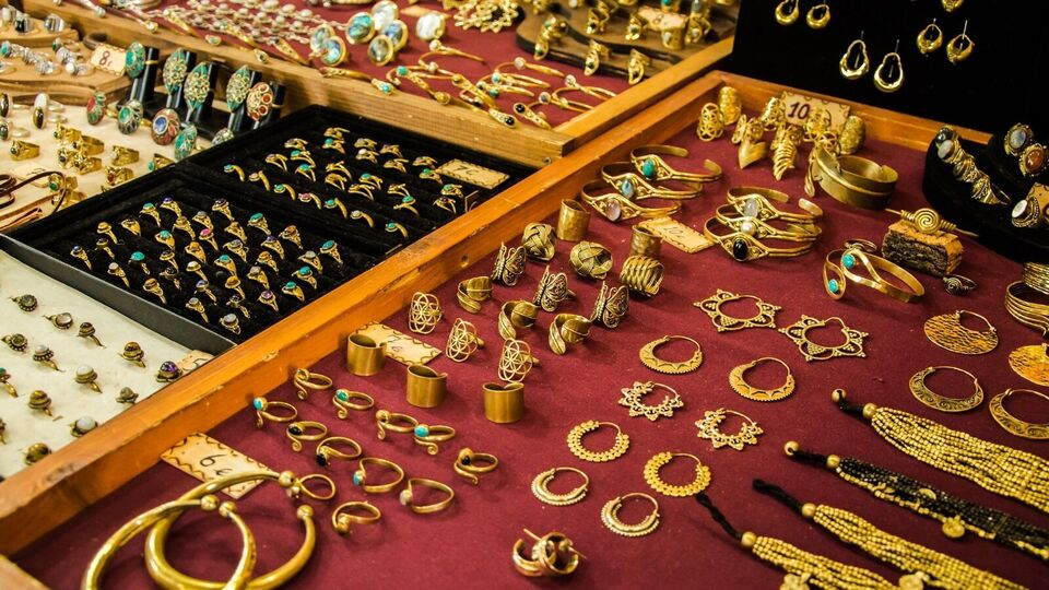 Gold Rate: ‘மீண்டும் அதிரடியாக சரிந்த தங்கம் மற்றும் வெள்ளி விலை’: ஏப்ரல் 8ஆம் தேதி தங்கம் மற்றும் வெள்ளி விலை நிலவரம்