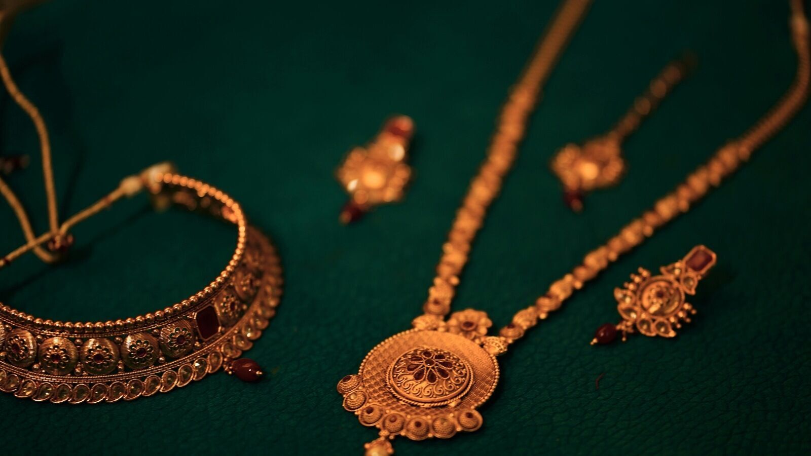 Gold Rate: 'அட.. ஒரே நாளில் 2ஆவது முறையாக விலை கூடிய தங்கம்.. எவ்வளவு தெரியுமா?’: ஏப்ரல் 9ஆம் தேதி தங்கம் விலை நிலவரம்