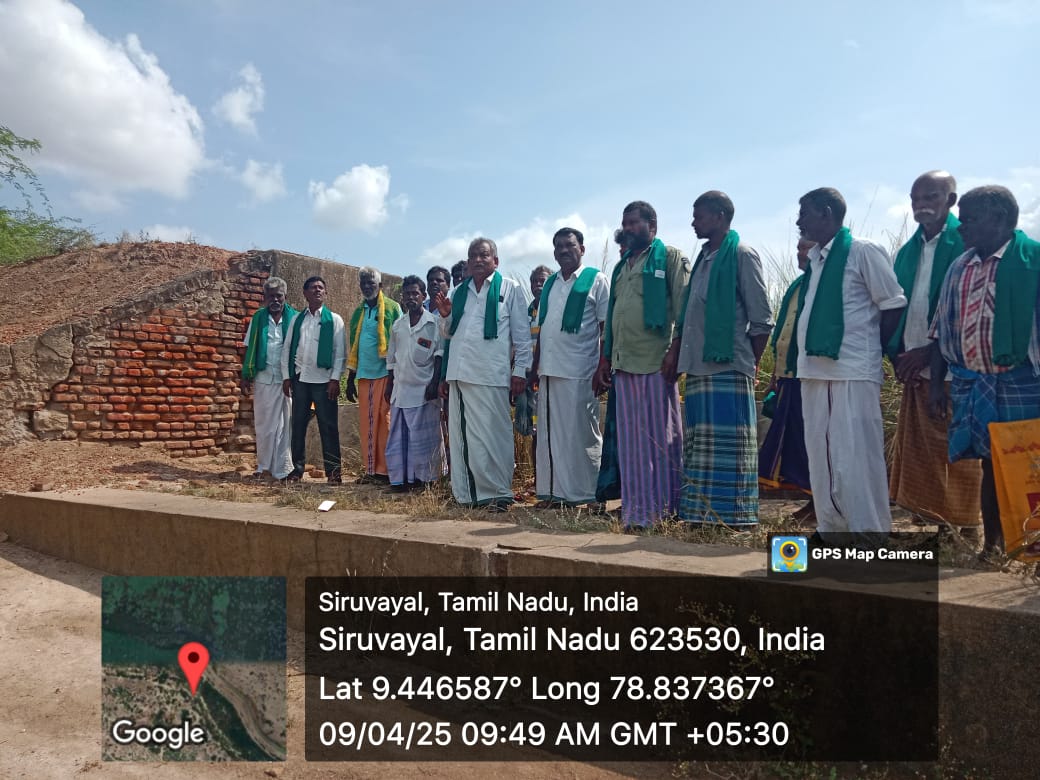 பெருவயல் கண்மாயில் ஆய்வு நடத்திய விவசாயிகள்