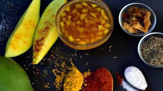 மாங்காய் வெந்தய ஊறுகாய் : சீசன் வந்துவிட்டது; இப்போதே செய்துவிட வேண்டியதுதான் வெந்தய மாங்காய் ஊறுகாய்! இதோ ரெசிபி! மாங்காய் வெந்தய ஊறுகாய் : சீசன் வந்துவிட்டது; இப்போதே செய்துவிட வேண்டியதுதான் வெந்தய மாங்காய் ஊறுகாய்! இதோ ரெசிபி!