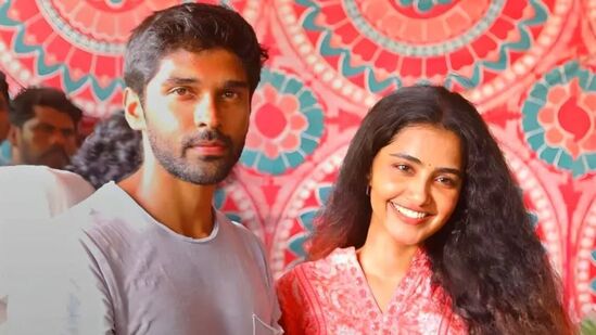 துருவ் விக்ரமுடன் டேட்டிங் செய்கிறாரா அனுபமா பரமேஸ்வரன்! வைரலாகும் முத்த புகைப்படம்! துருவ் விக்ரமுடன் டேட்டிங் செய்கிறாரா அனுபமா பரமேஸ்வரன்! வைரலாகும் முத்த புகைப்படம்!