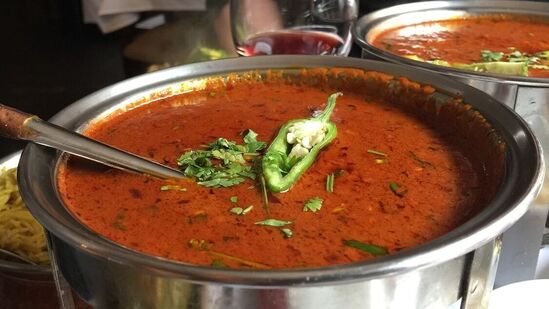 சுரைக்காய் சட்னி : சுரைக்காயே தொடாதவர்கள் கூட அள்ளி அள்ளி சாப்பிடுவார்கள்; அதில் இப்படி ஒரு சட்னி செய்தால்… சுரைக்காய் சட்னி : சுரைக்காயே தொடாதவர்கள் கூட அள்ளி அள்ளி சாப்பிடுவார்கள்; அதில் இப்படி ஒரு சட்னி செய்தால்…