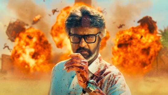 ரஜினியை காண ரிசார்ட்டுக்கு வெளியே காத்திருந்த ரசிகர்கள்! காரில் இறந்து இறங்கி கையசைத்து மகிழ்வித்த ரஜினி! ரஜினியை காண ரிசார்ட்டுக்கு வெளியே காத்திருந்த ரசிகர்கள்! காரில் இறந்து இறங்கி கையசைத்து மகிழ்வித்த ரஜினி!