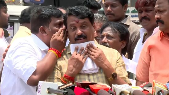 Nainar Nagendhran: ’ஆ.ராசா என்ன ஜோசியரா?’ நயினார் காதில் ஓதிய பாஜக நிர்வாகி! பட்டென சொன்ன பரபரப்பு பதில்! Nainar Nagendhran: ’ஆ.ராசா என்ன ஜோசியரா?’ நயினார் காதில் ஓதிய பாஜக நிர்வாகி! பட்டென சொன்ன பரபரப்பு பதில்!