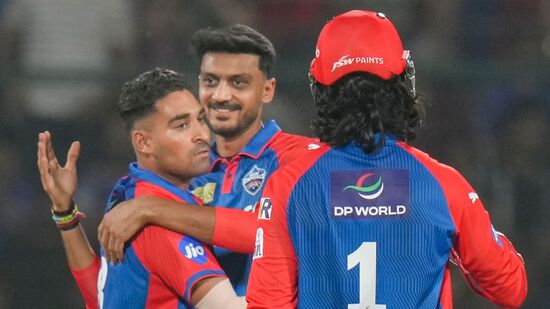 இந்த சீசனில் குறைவான ஓவர் ரேட்  ஐபிஎல் நடத்தை வதிமீறல் குற்றத்தில் ஈடுபட்ட கேப்டன்களில் மும்பை இந்தியன்ஸ் கேப்டன் ஹர்திக் பாண்டியா, ராஜஸ்தான் ராயல்ஸ் தற்காலிக கேப்டன் ரியான் பராக் ஆகியோருக்கு அடுத்தபடியாக டெல்லி கேபிடல்ஸ் அக்சர் படேல் இணைந்துள்ளார்
