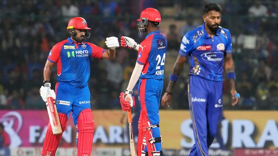 இம்பேக்ட் வீரராக டெல்லி கேபிடல்ஸ் அணியில் களமிறங்கிய கருண் நாயர், அற்புதமான ஆட்டத்தை வெளிப்படுத்தினார். அவர் 40 பந்துகளில் 12 பவுண்டரிகள் மற்றும் 5 சிக்ஸர்களுடன் 89 ரன்கள் எடுத்து நல்ல தாக்கத்தை ஏற்படுத்தினார்