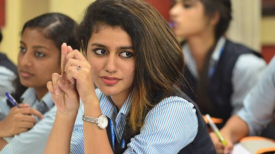 தற்போது டிரெண்டிங் பியூட்டி ஆக இருக்கும் பிரியா இதற்கு முன்னதாக 2018 ஆம் ஆண்டே பிரபலமாகி விட்டார் என்பது குறிப்பிடத்தக்கது. மலையாளத்தில் இவர் அறிமுகமான முதல் படமான ஒரு அடார் லவ் படத்தில் வரும் சுடுவது போல இருக்கும் காட்சி சமூக வலைத் தளங்களில் டிரெண்டிங்கில் இருந்தது. இந்த நிலையில் மீண்டும் டிரெண்டிங் ஆகியுள்ளது மகிழ்ச்சியாக இருப்பதாகவும் தெரிவித்து இருந்தார். 