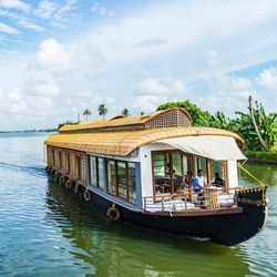 <p>கோடைகாலத்தில் இந்தியாவில் பார்க்க வேண்டிய சில அற்புதமான இடங்கள் இவை.</p>