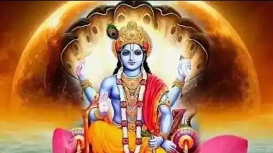 வைகாசி மாதக் கிருஷ்ண பட்ச ஏகாதசி திதி தொடக்கம்: ஏப்ரல் 23, மாலை 04 மணி 43 நிமிடம், வைகாசி மாதக் கிருஷ்ண பட்ச ஏகாதசி திதி முடிவு: ஏப்ரல் 24, மதியம் 02 மணி 32 நிமிடம். உதயதிதிப்படி, ஏப்ரல் 24, வியாழக்கிழமை வருத்தினி ஏகாதசி விரதம் இருக்க வேண்டும். பிரதோஷ காலம்: ஏப்ரல் 25, வெள்ளிக்கிழமை, காலை 05 மணி 46 நிமிடம் முதல் 08 மணி 23 நிமிடம் வரை.