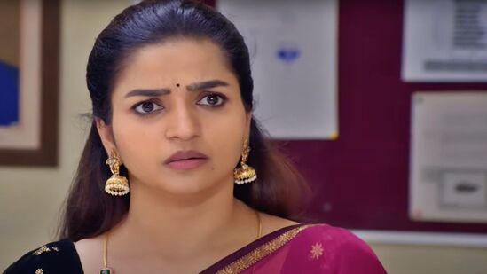 அண்ணா சீரியல் ஏப்ரல் 18 எபிசோட்: பரணியின் பாஸ்போட்டை மறைத்து வைத்த கனி.. அண்ணா சீரியல் அண்ணா சீரியல் ஏப்ரல் 18 எபிசோட்: பரணியின் பாஸ்போட்டை மறைத்து வைத்த கனி.. அண்ணா சீரியல்