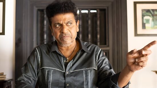 இப்படி எல்லாமா படத்துக்கு பேரு வைப்பாங்க? பான் இந்தியா படத்துக்கு நூதனமாக பேரு வச்ச படக்குழு!- சிவராஜ் குமார் ஷேரிங்ஸ்.. இப்படி எல்லாமா படத்துக்கு பேரு வைப்பாங்க? பான் இந்தியா படத்துக்கு நூதனமாக பேரு வச்ச படக்குழு!- சிவராஜ் குமார் ஷேரிங்ஸ்..