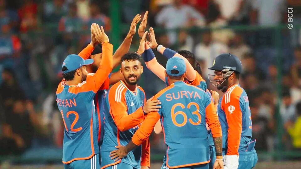 ‘அபிஷேக் நாயரை நீக்கிய பிசிசிஐ’.. சத்தமில்லாமல் எதிர்வினையாற்றிய வீரர் வருண் சக்கரவர்த்தி!