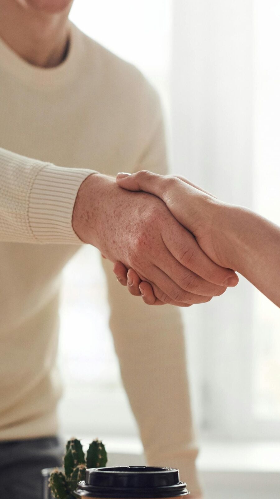 அனுபவம் இல்லாமல் உங்கள் முதல் வேலையைக் கண்டுபிடிக்க எளிதான வழிகள்