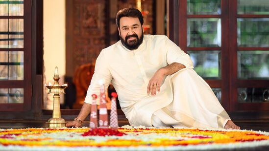 <p>மலையாள நடிகர் மோகன்லால் தன் வாழ்வில் சிறந்த தருணங்களில் ஒன்றை ஒரு பரிசின் மூலம் பெற்றதாகக் கூறி மக்களிடம் தன் மகிழ்ச்சியை பகிர்ந்துள்ளார். </p>