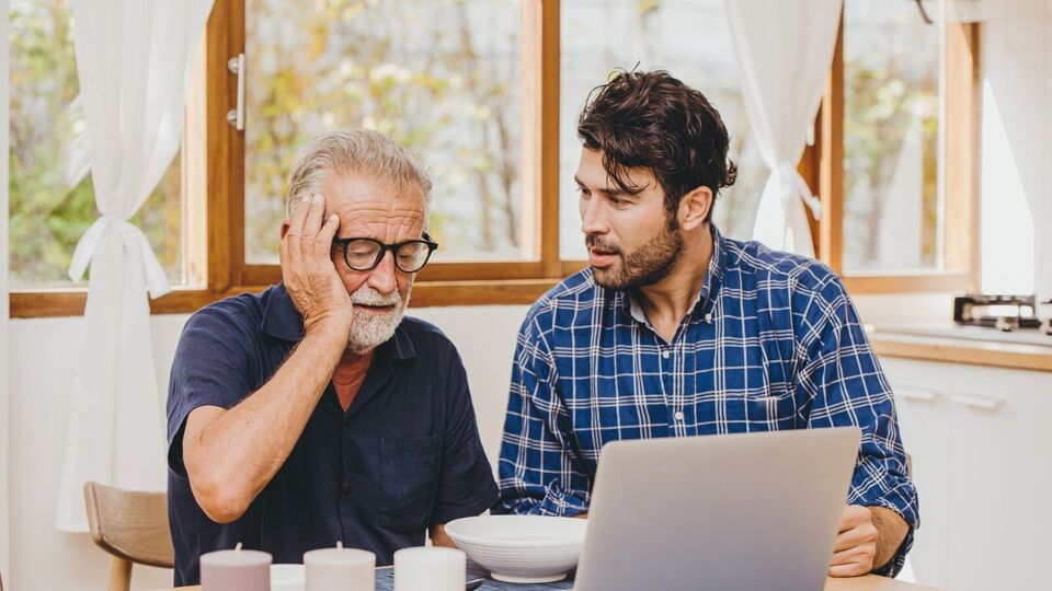 அல்சைமர் நோயாளிகள் மீண்டும் மகிழ்ச்சியை உணர வேண்டுமா? மருத்துவர்கள் கூறும் இந்த எளிய நடவடிக்கைகள் உதவலாம்!