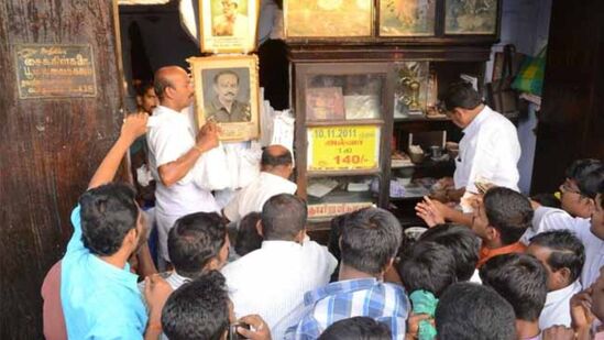 தொடரும் இருட்டுக்கடை உரிமை சர்ச்சை! உயிலின் படி கடை தனக்கு சொந்தம் என உரிமை கோரும் நயன்சிங்! தொடரும் இருட்டுக்கடை உரிமை சர்ச்சை! உயிலின் படி கடை தனக்கு சொந்தம் என உரிமை கோரும் நயன்சிங்!