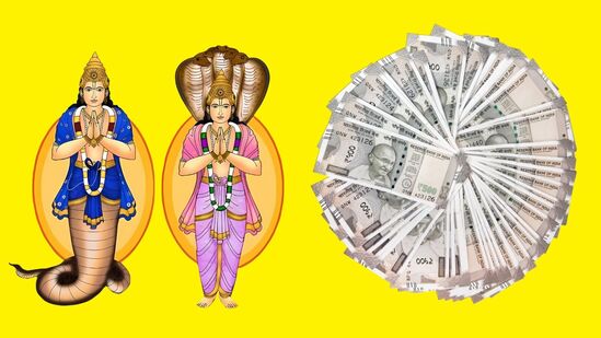 ஜோதிட சாஸ்திரத்தின் படி நவகிரகங்களில் நிழல் கிரகமாக விளங்க கூடியவர் ராகு பகவான். இவர் எப்போதும் பின்னோக்கிய பயணத்தில் இருக்கக்கூடியவர். இவர் ஒரு ராசியில் இருந்து மற்றொரு ராசிக்கு செல்ல 18 மாதங்கள் எடுத்துக் கொள்கிறார். சனி பகவானுக்கு பிறகு மிகவும் மெதுவாக நகரக்கூடிய கிரகமாக ராகு பகவான் விளங்கி வருகின்றார். இவருக்கு என்ன சொந்த ராசி கிடையாது. 