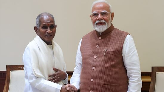 'மவுண்ட் பேட்டன் பிரபு காலத்துல இருந்து பாத்தாலும் மோடி மாதிரி தலைவர் யாரும் இல்ல'- இளையராஜா புகழாரம் 'மவுண்ட் பேட்டன் பிரபு காலத்துல இருந்து பாத்தாலும் மோடி மாதிரி தலைவர் யாரும் இல்ல'- இளையராஜா புகழாரம்