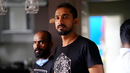 கேரள சினிமாவில் தொடரும் போதைப் பொருள் பயன்பாடு.. ஹைபிரீட் கஞ்சாவுடன் சிக்கிய பிரபல இயக்குநர்கள்.. கேரள சினிமாவில் தொடரும் போதைப் பொருள் பயன்பாடு.. ஹைபிரீட் கஞ்சாவுடன் சிக்கிய பிரபல இயக்குநர்கள்..