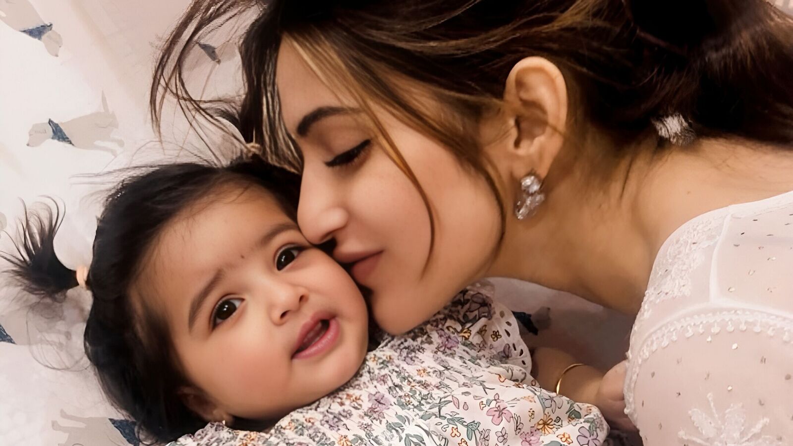 3வது குழந்தைக்கு தாயான நடிகை ஸ்ரீலீலா.. இந்தியாவில் திருமணமாகாதவர்கள் குழந்தையைத் தத்தெடுக்க முடியுமா? விவரம் இதோ..