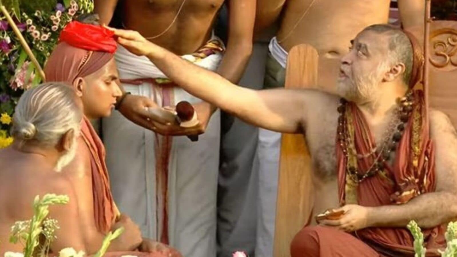 காஞ்சிபுரம் சங்கர மடத்தின் 71வது மடாதிபதி ஆனார் கணேஷ் சர்மா திராவிட்.. காமாட்சி அம்மன் கோயிலில் சன்னியாச தீட்சை!