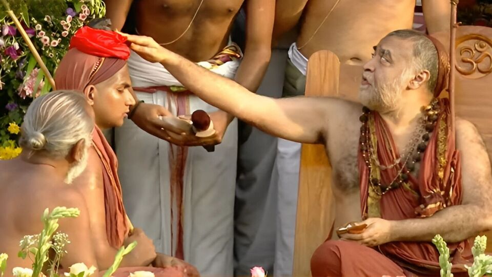 காஞ்சி சங்கர மடத்தின் 71வது மடாதிபதி ஆனார் கணேஷ் சர்மா திராவிட்! காமாட்சி அம்மன் கோயிலில் சன்யாச தீட்சை!