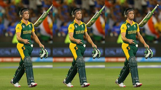 ஐபிஎல்லில் ராயல் சேலஞ்சர்ஸ் பெங்களூரு அணிக்காக டி வில்லியர்ஸ் ஒரு பேட்டிங் ஜாம்பவானாக இருந்தார். அவர் 11 சீசன்களில் 158.63 ஸ்ட்ரைக் ரேட்டில் கிட்டத்தட்ட 5000 ரன்கள் எடுத்தார். 2021 ஐபிஎல்லுக்குப் பிறகு, டிவில்லியர்ஸ் அனைத்து வகையான கிரிக்கெட்டிலிருந்தும் ஓய்வு பெறுவதாக அறிவித்தார்.