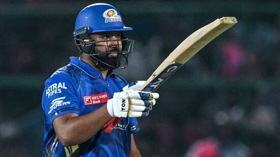 ஐபிஎல் தொடரில் ஒரு அணிக்காக அதிக ரன்கள் குவித்த இரண்டாவது வீரர் என்ற பெருமையை ரோஹித் சர்மா பெற்றுள்ளார். 231 மேட்ச்களில் மும்பைக்காக 6024 ரன்களை ரோஹித் குவித்துள்ளார்.