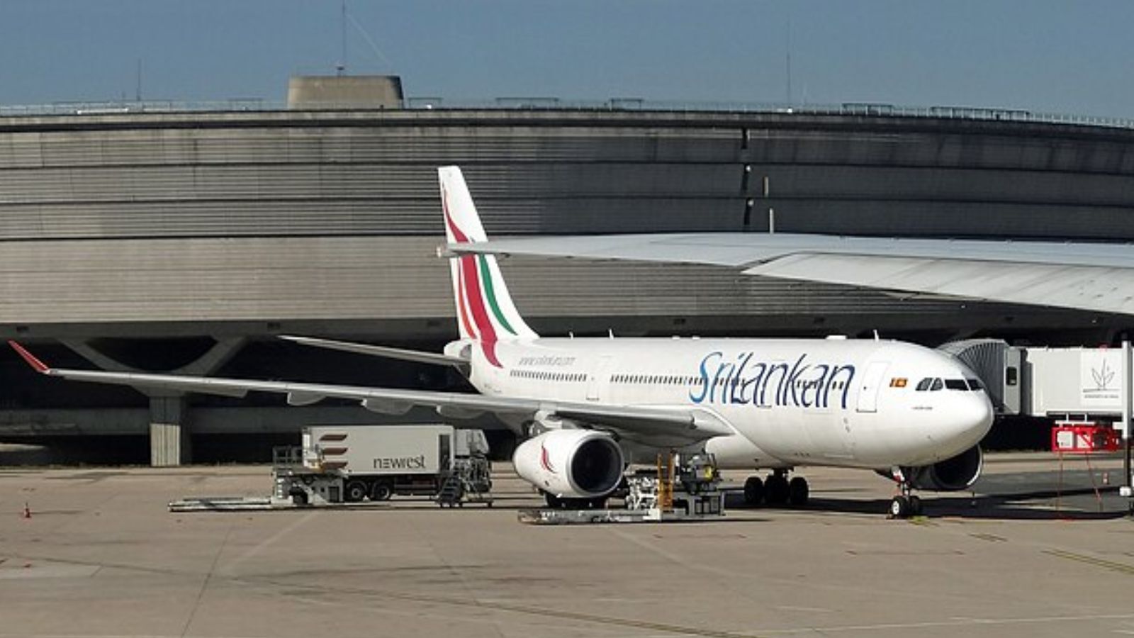 சென்னையில் இருந்து இலங்கை சென்ற விமானத்தில் தீவிர சோதனை.. பஹல்ஹாம் தாக்குதல் நடத்திய தீவிரவாதிகள் சென்றதாக தகவல்!