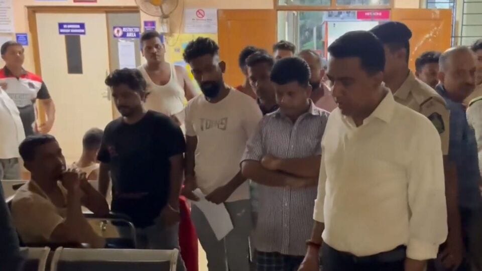 கோவா கோயிலில் கூட்ட நெரிசல்... 6 பேர் பலி, 30 பேர் காயம்.. மருத்துவமனைக்கு சென்று முதல்வர் சாவந்த் நலம் விசாரிப்பு