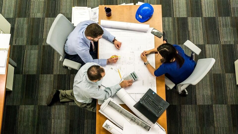 அலுவலகப் பணிகள் : எவ்வித இடையூறுமின்றி பணியில் மட்டுமே கவனம் செலுத்தவேண்டுமா? அது எப்படி சாத்தியம் பாருங்கள்!