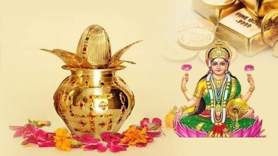 தங்கம் வரலாற்று ரீதியாக அரிய உலோகமாகவே கருதப்பட்டு வந்தது. காரட் என்ற அலகால் தங்கம் மதிப்பிடப்படுகிறது. 24 காரட் என்பது தூயத் தங்கமாகும். இதில் ஆபரணங்கள் செய்ய முடியாது.