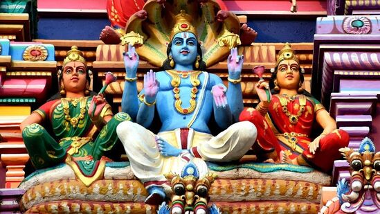2025 ஆம் ஆண்டில், சர்வ ஏகாதசி மே மாதத்தில் கொண்டாடப்படும். இந்து நாட்காட்டியின் படி, சர்வ ஏகாதசி மே 8 ஆம் தேதி அனுசரிக்கப்படும். இந்த நாளில், விஷ்ணு பகவான் சடங்குகளுடன் வணங்கப்படுவார்.