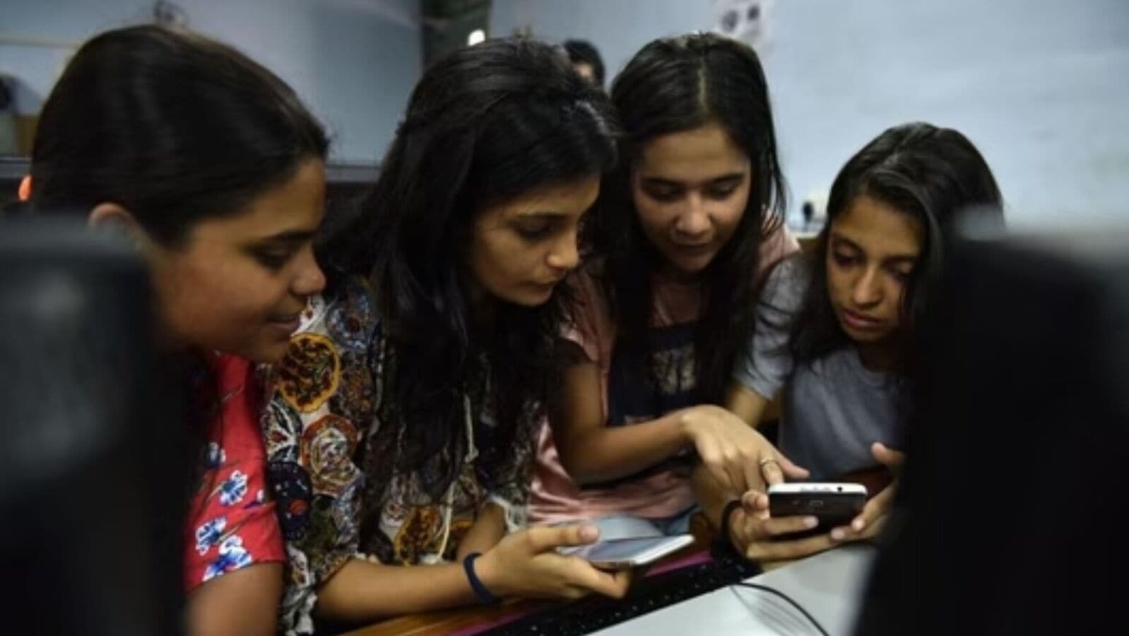 தமிழக பொறியியல் கல்லூரிகளுக்கான மாணவர் சேர்க்கை தொடங்கியது.. ஆன்லைனில் விண்ணப்பிப்பது எப்படி? - முழு விவரம் இதோ!