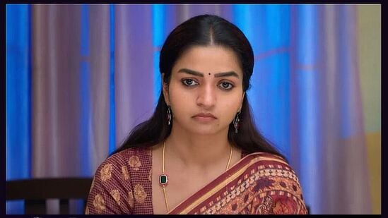 பரணியை விழுந்து விழுந்து கவனிக்கும் சண்முகம்..கொளுத்தி போட வந்த சௌந்தரபாண்டி - பரணியை விழுந்து விழுந்து கவனிக்கும் சண்முகம்..கொளுத்தி போட வந்த சௌந்தரபாண்டி -