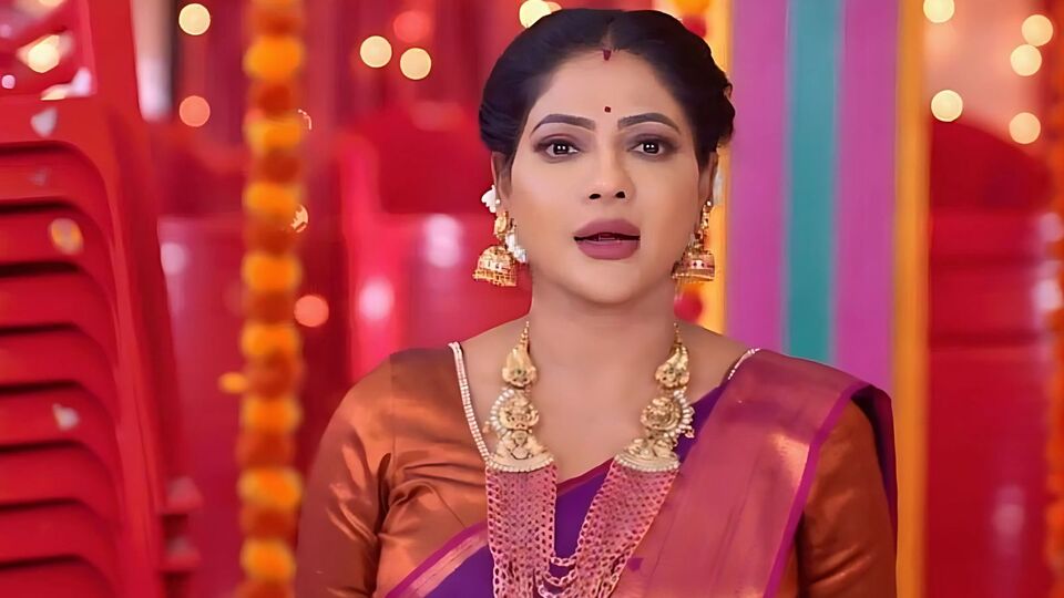 கார்த்திகை தீபம் சீரியல் மே 12 எபிசோட்: மகேஷுக்கு கத்திக்குத்து.. காப்பாற்ற வந்த கார்த்தி, சாமுண்டீஸ்வரிக்கு ஷாக்!